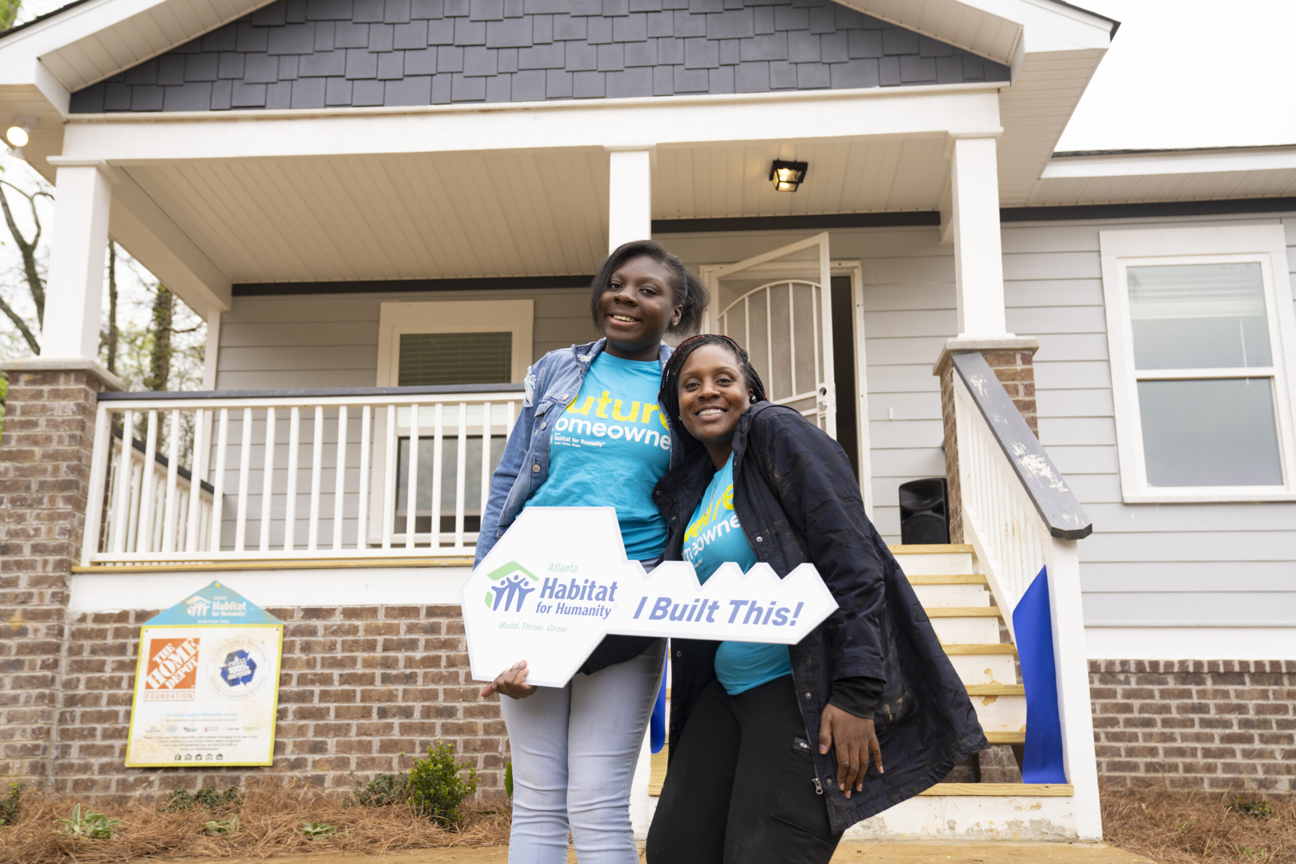You are currently viewing A Mother’s Magic: How Habitat Homeownership is Unlocking New Doors for Single Mothers